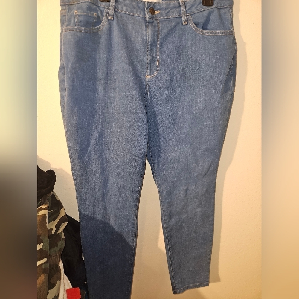 Sonoma Womans Medium Blue Jeans Size 18